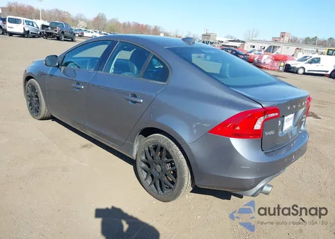 2018 Volvo S60 T5 Dynamic из США, поврежденный, VIN YV140MTL6J2459953